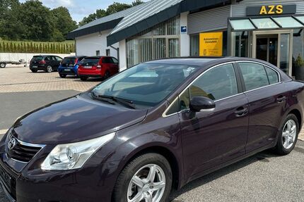 Toyota Avensis 69.200 km 8.900 &euro; Sonnefeld 96242