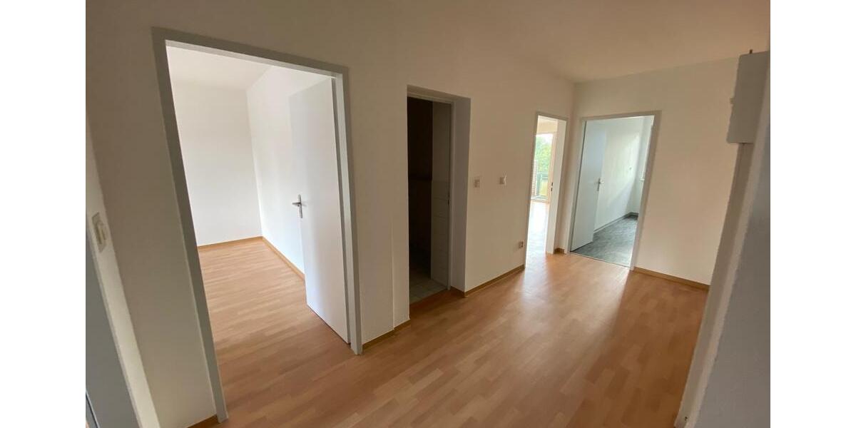 Etagenwohnung Güstrow - 3 Zimmer, 66 m&sup2;, 596&euro; | Angebot:26380503