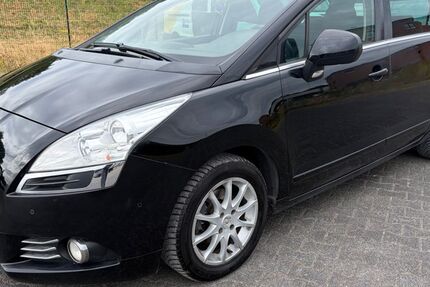 Peugeot 5008 168.000 km 5.700 &euro; gelsenkirchen 45881