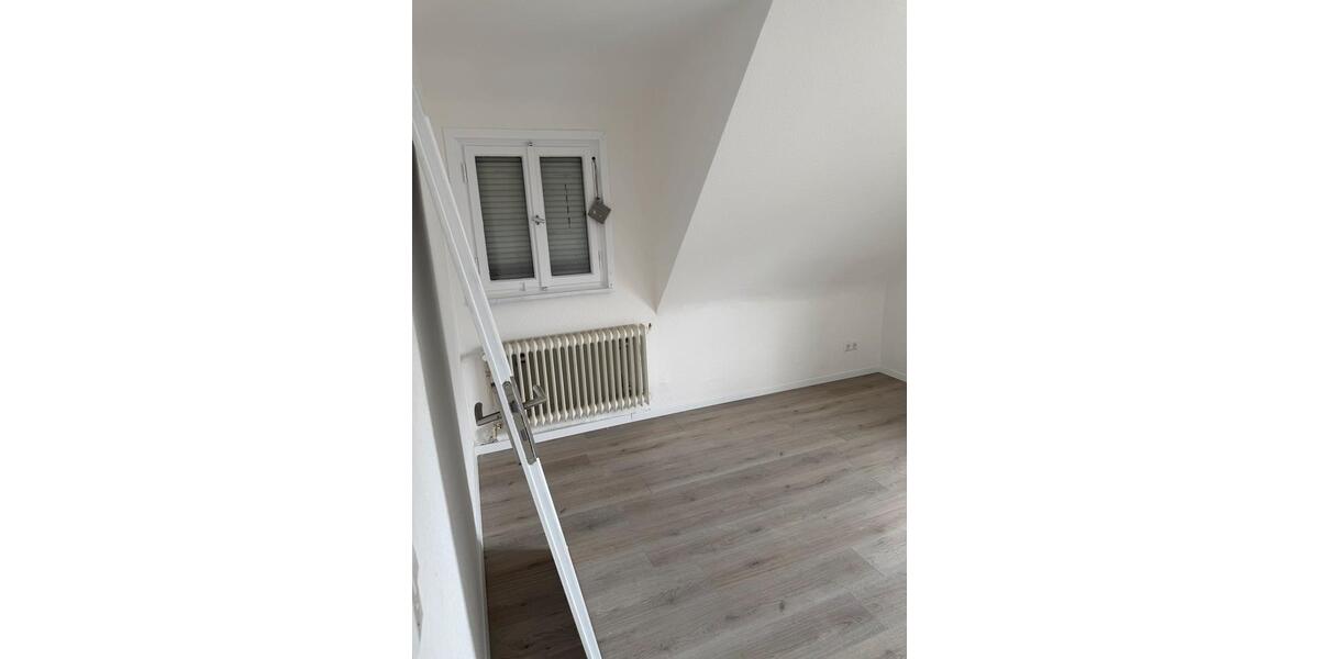 Dachgeschoßwohnung Bondorf - 3 Zimmer, 75 m&sup2;, 1.000&euro; | Angebot:26660124