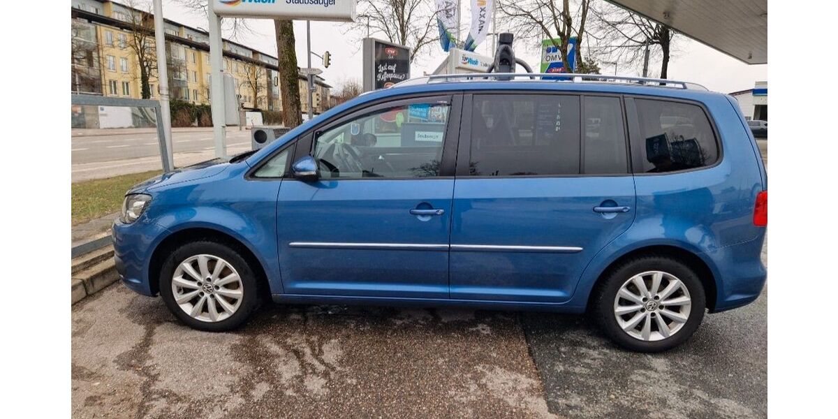 VW Touran 266.000 km 6.300 &euro; Unterhaching 82008