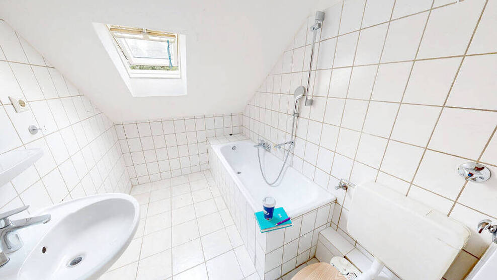 Köln! Doppelt profitieren! 3-Zimmer-Eigentumswohnung mit Sonnenterrasse und Stellplatz + separates Studio Apartment in ruhiger Lage! (LK 4880)