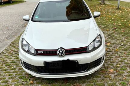 VW Golf 127.200 km 9.900 &euro; Perlesreut 94157
