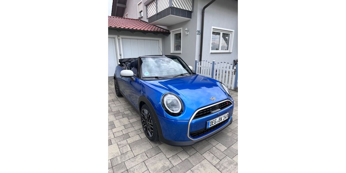 Mini Cooper S Cabrio 2.000 km 32.480 &euro; Deggendorf 94469