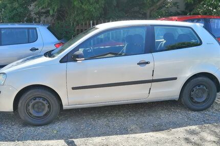VW Polo 124.000 km 2.500 &euro; Schönefeld OT-Waltersdorf 12529