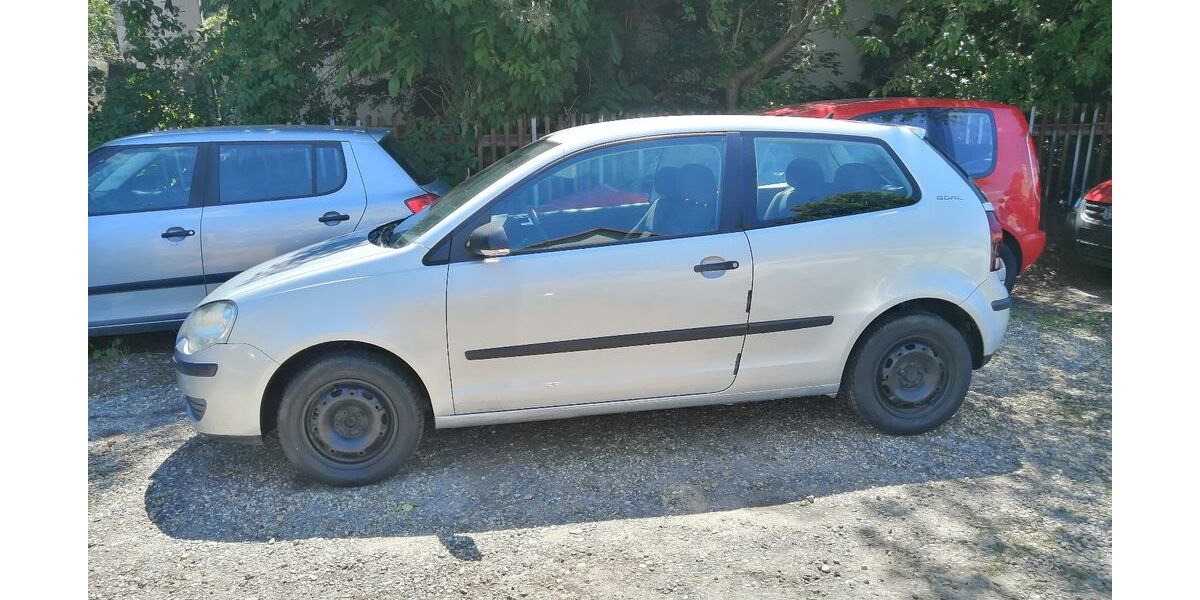 VW Polo 124.000 km 2.600 &euro; Schönefeld OT-Waltersdorf 12529
