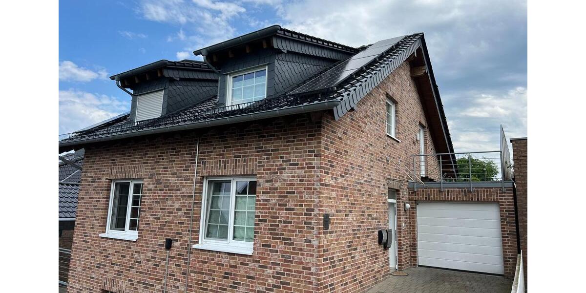 Moderne, lichtdurchflutete Dachgeschosswohnung im Energiesparhaus 2 zimmer