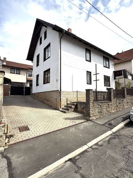 Haus zum Kaufen in Meiningen 164.000 € 285 m²