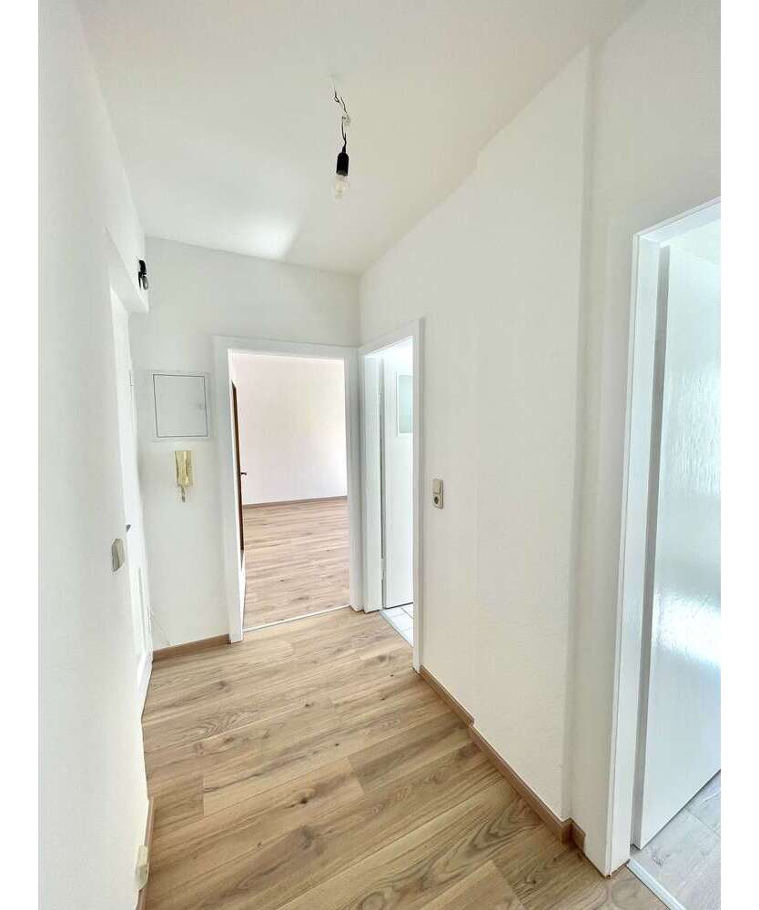 Wohnung zum Mieten in Bitterfeld 306,76 € 32.29 m²