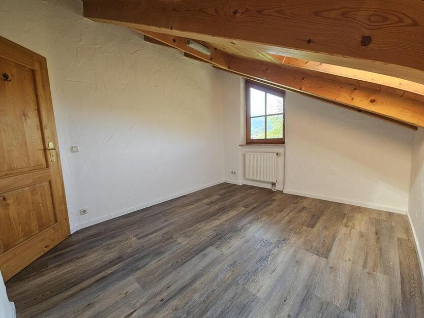 Charmante helle 3-Zi Dachgeschoßwohnung mit traumhaftem Bergblick am Chiemsee