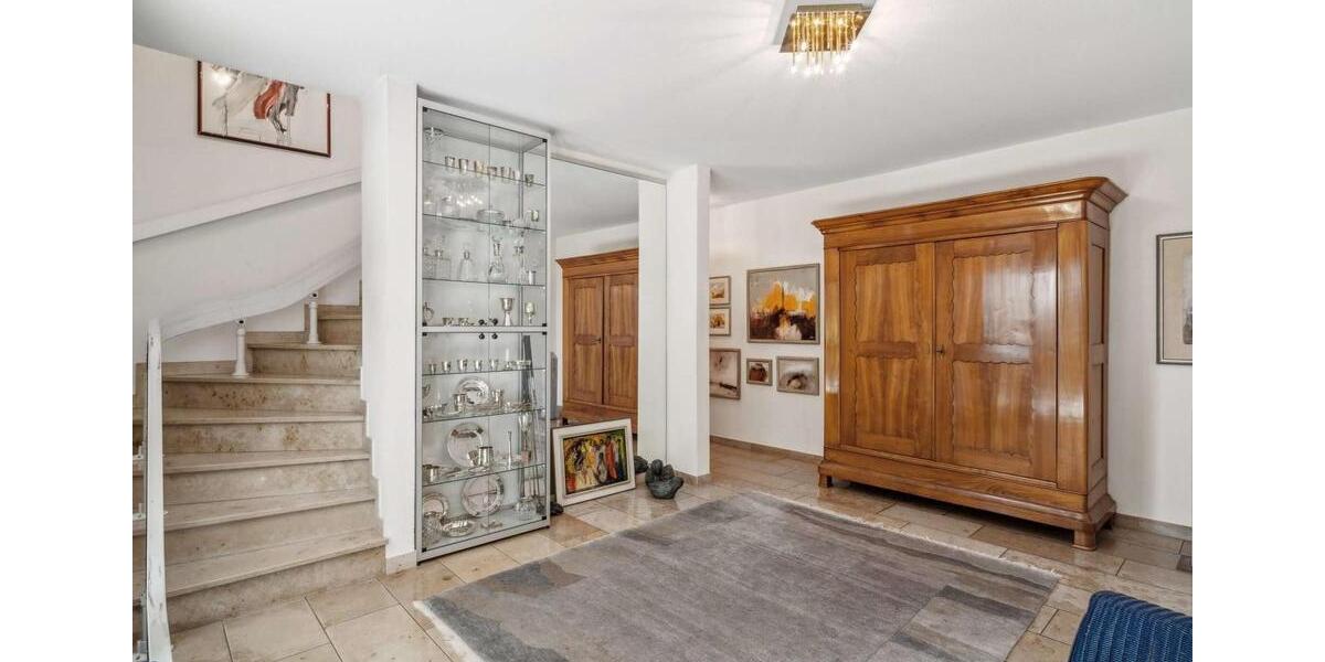 Einfamilienhaus Solms - 7 Zimmer, 194 m&sup2;, 2.800&euro; | Angebot:26091109