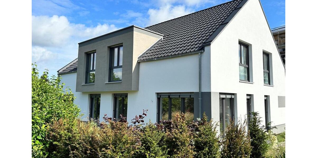 Doppelhaushälfte Detmold Hiddesen - 4 Zimmer, 128 m&sup2;, 1.965&euro; | Angebot:25022862