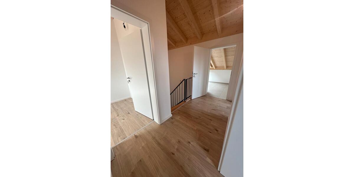 Etagenwohnung Deggendorf - 4 Zimmer, 120 m&sup2;, 1.395&euro; | Angebot:26416868