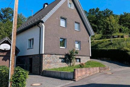 Haus Bergneustadt - 5 Zimmer, 135 m&sup2;, 298.000&euro; | Angebot:27094952