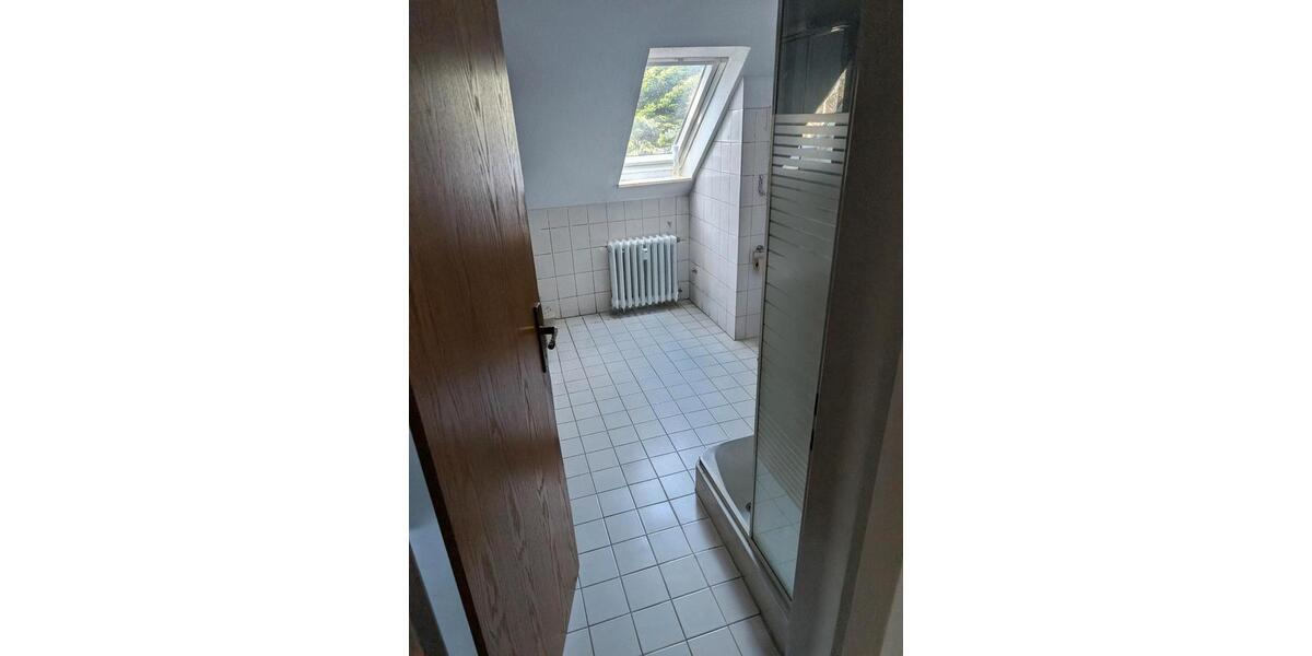 Dachgeschoßwohnung Martfeld - 4 Zimmer, 120 m&sup2;, 950&euro; | Angebot:25963592