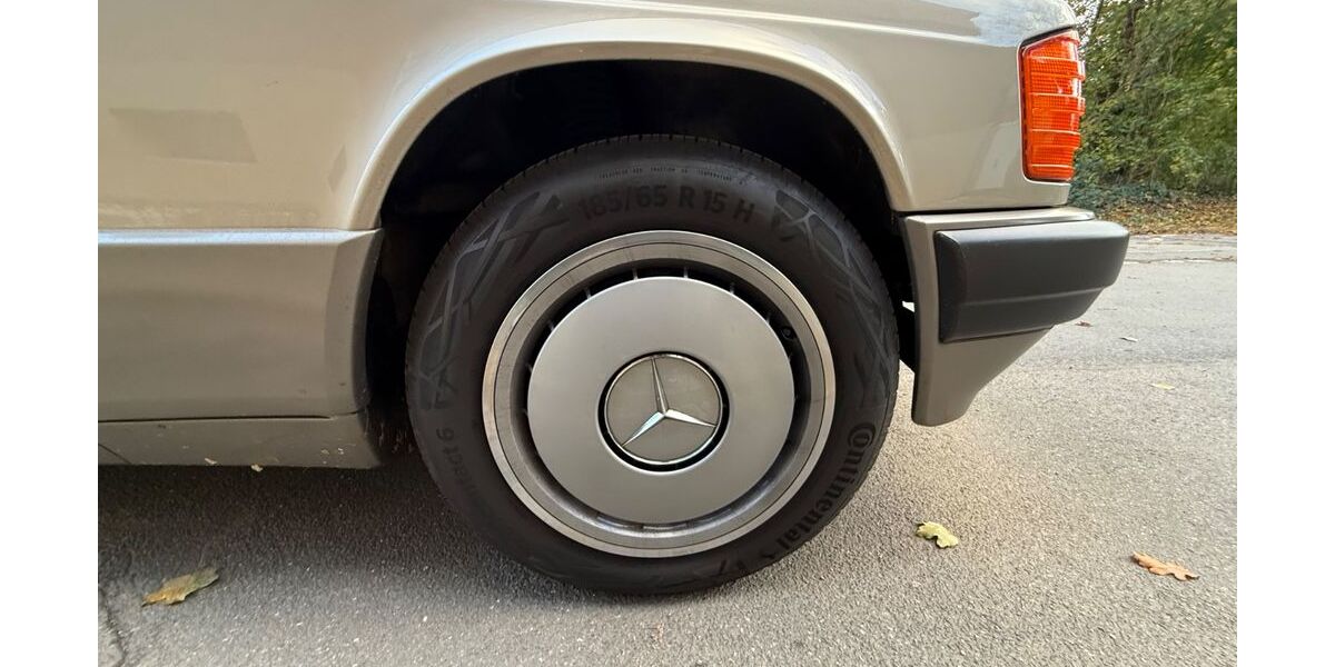 Mercedes-Benz 190 132.000 km 14.990 &euro; Darmstadt 64293