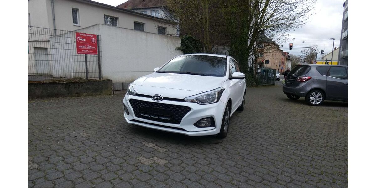 Hyundai i20 81.200 km 12.150 &euro; Bochum 44809