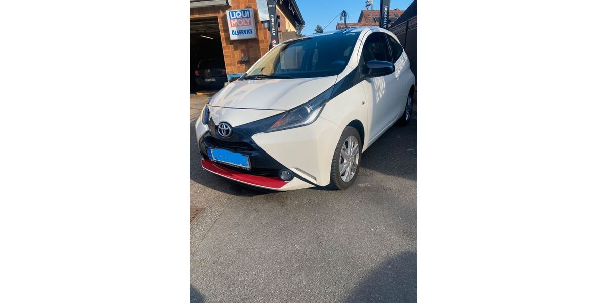 Toyota Aygo (X) 88.900 km 7.900 &euro; Erlangen 91058