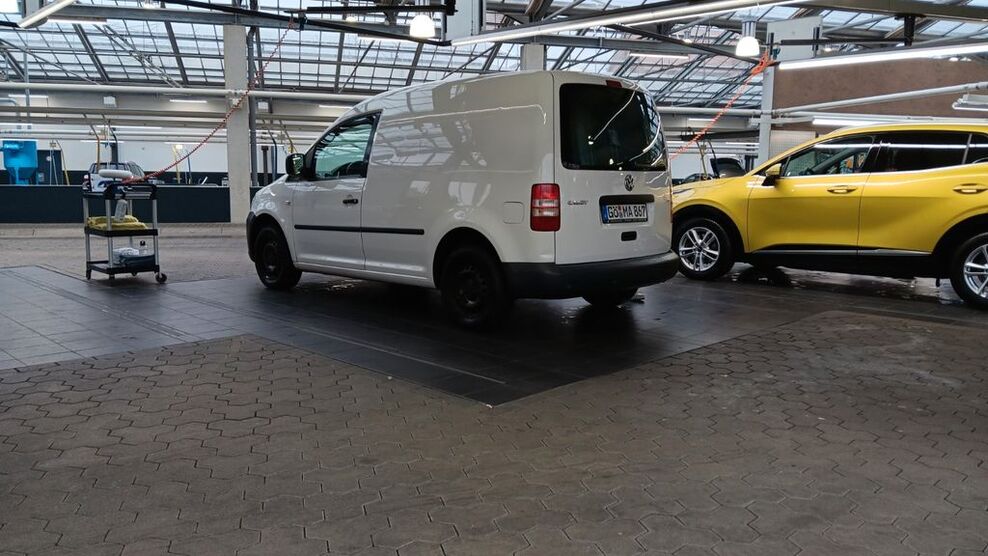 VW Caddy 222.000 km 4.700 € Wesertal - Heisebeck 34399
