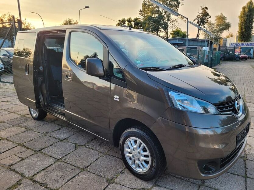 NV200