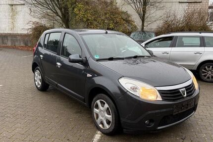 Dacia Sandero 359.000 km 1.490 € Detmold 32758
