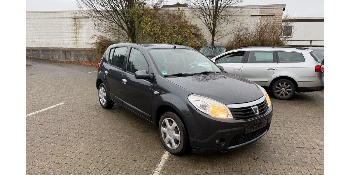 Dacia Sandero 359.000 km 1.490 € Detmold 32758