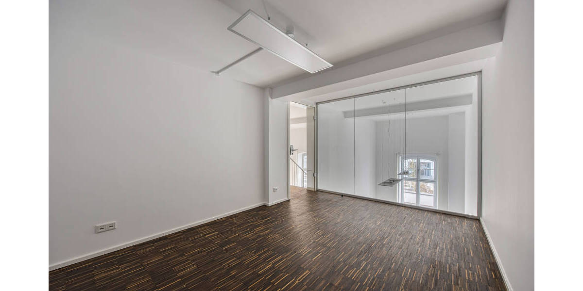 Gewerbeobjekt Schwabach - 5 Zimmer, 119 m&sup2;, 1.400&euro; | Angebot:26514945