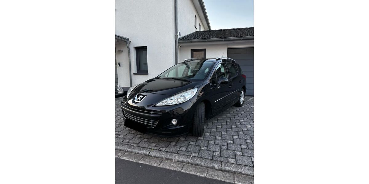 Peugeot 207 124.500 km 4.300 &euro; Offenburg 77652