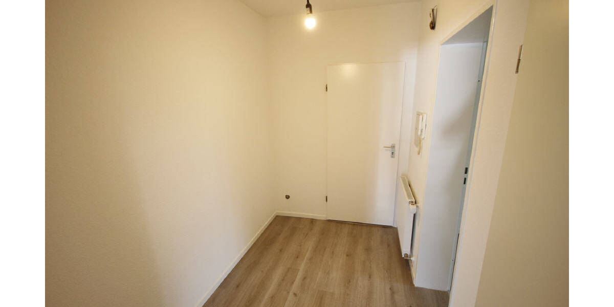 Etagenwohnung Lage - 3 Zimmer, 93 m&sup2;, 220.000&euro; | Angebot:26657743
