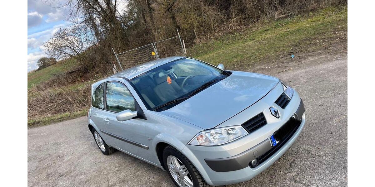 Renault Megane 45.500 km 2.399 &euro; Dassel 37586