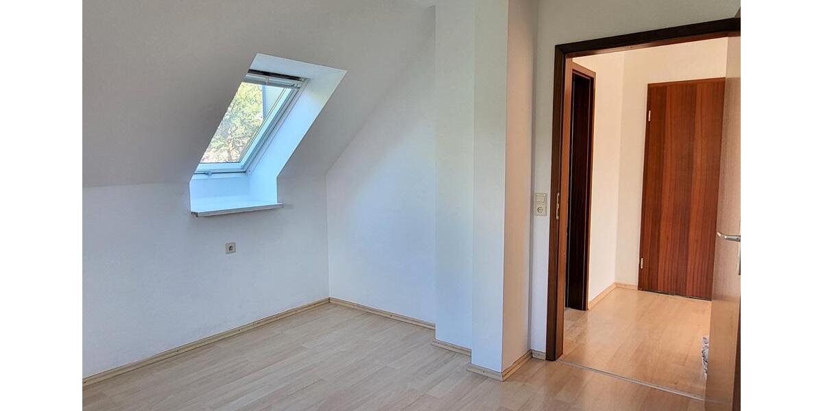 Dachgeschoßwohnung Kupferzell - 2.5 Zimmer, 66 m&sup2;, 168.000&euro; | Angebot:26935221