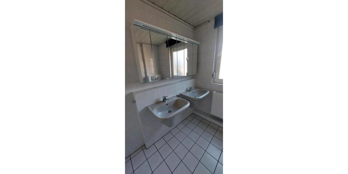 Etagenwohnung Wienhausen - 3 Zimmer, 110 m&sup2;, 880&euro; | Angebot:24443663