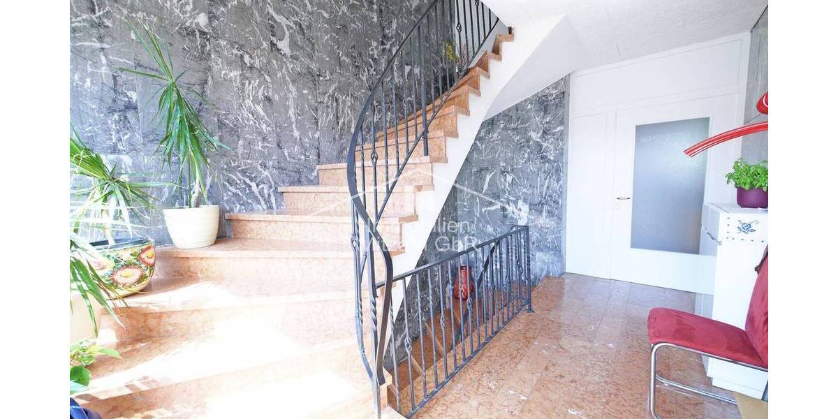 Mehrfamilienhaus, Wohnhaus Greding - 7 Zimmer, 229 m&sup2;, 300.000&euro; | Angebot:26487598