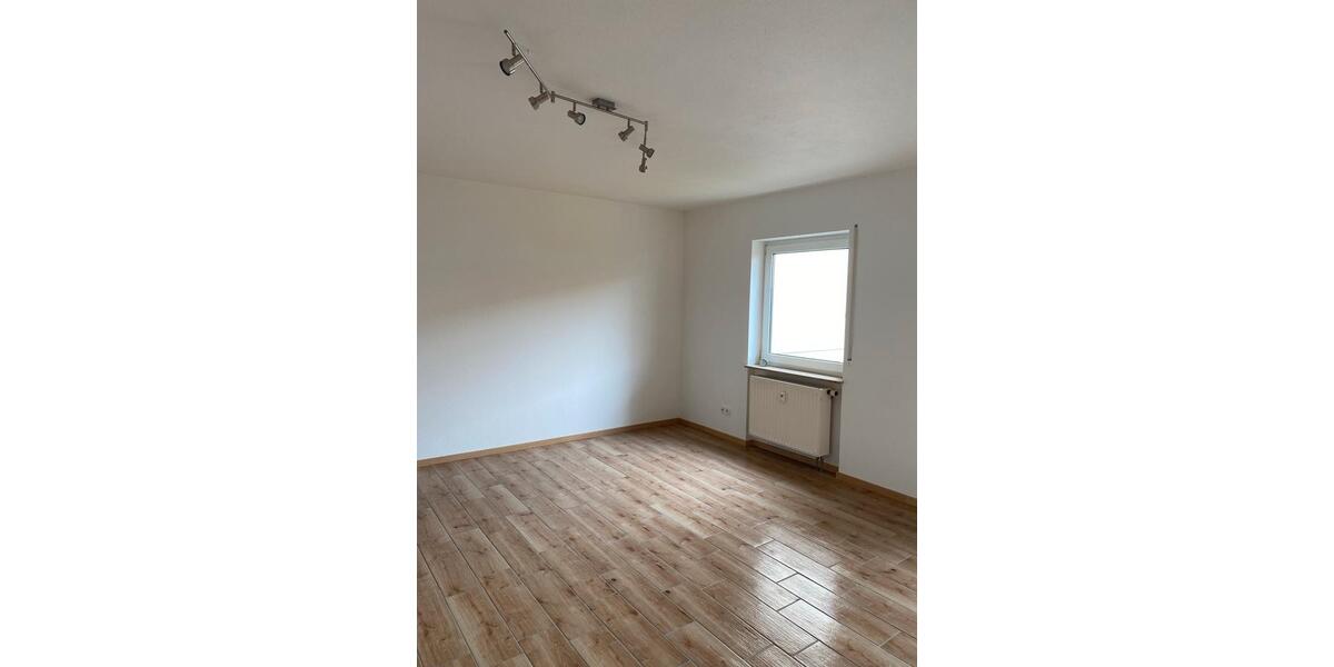 Erdgeschoßwohnung Trossingen - 1 Zimmer, 33 m&sup2;, 450&euro; | Angebot:25403264