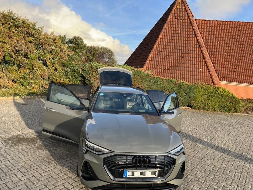 Audi e-tron 54.110 km 42.500 € Weener 26826