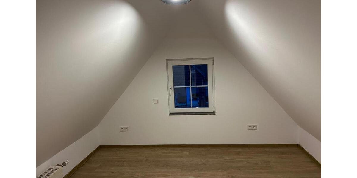 Dachgeschoßwohnung Wuppertal Gemarkung Ronsdorf - 2 Zimmer, 50 m&sup2;, 500&euro; | Angebot:24982492