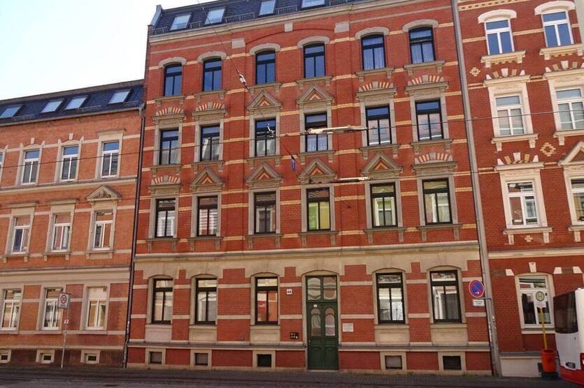 Helle 2-RaumWohnung mit Balkon in zentraler Lage! Denkmalschutz!
