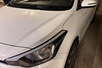 Hyundai i20 61.334 km 10.250 € Duisburg 47239