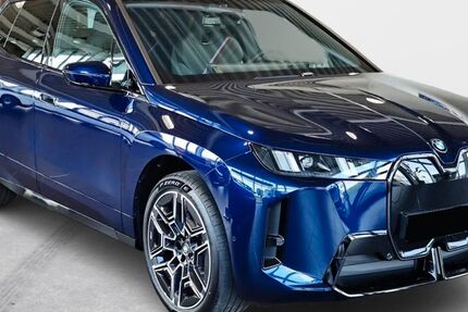 BMW iX 9.000 km 68.500 &euro; Braunschweig 38112