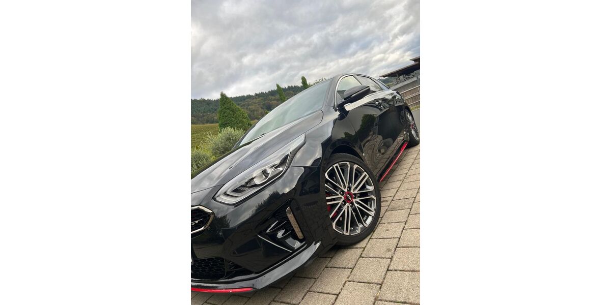 Kia pro ceed / ProCeed 85.000 km 22.799 &euro; Bühl 77815
