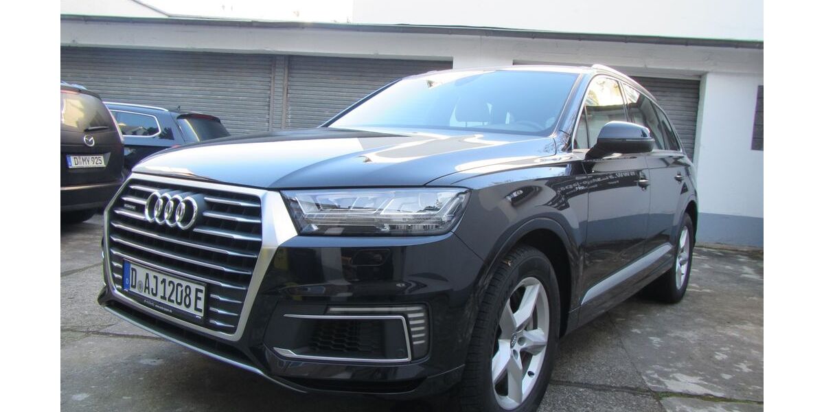 Audi Q7 101.000 km 32.990 &euro; Düsseldorf 40210