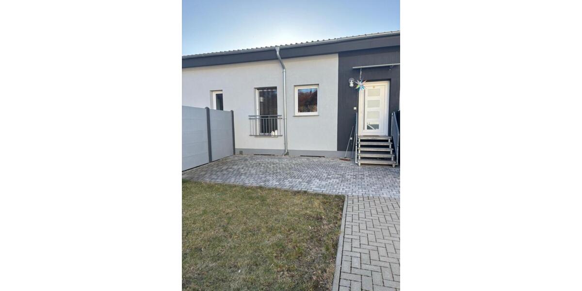 Hochparterre Straußfurt - 3 Zimmer, 95 m&sup2;, 812&euro; | Angebot:25333300