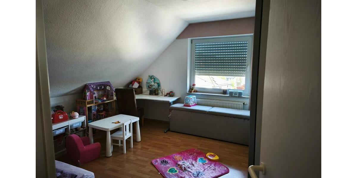 Dachgeschoßwohnung Hüllhorst - 3 Zimmer, 88 m&sup2;, 610&euro; | Angebot:26399640