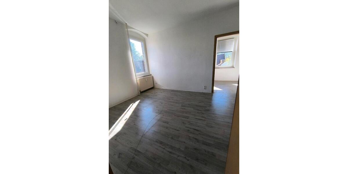 Etagenwohnung Allstedt - 3 Zimmer, 63 m&sup2;, 360&euro; | Angebot:26181683