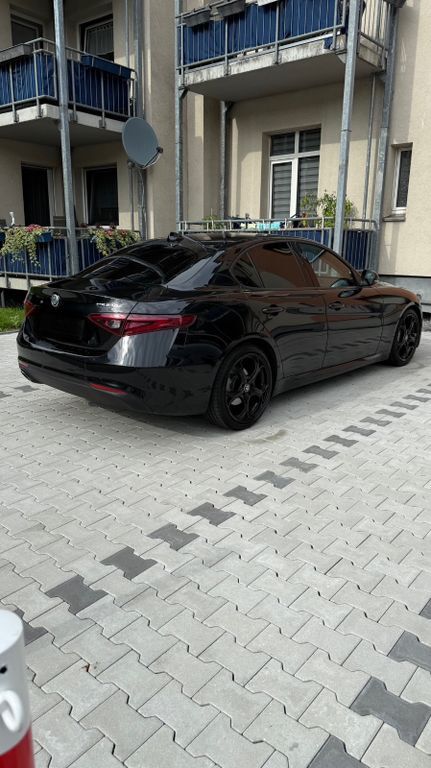 Alfa Romeo Giulia 145.000 km 15.000 € Hagen 58135