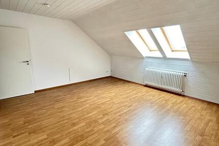 TOP- 2.5-Zimmer-DG-Wohnung mit EBK 2.5 zimmer