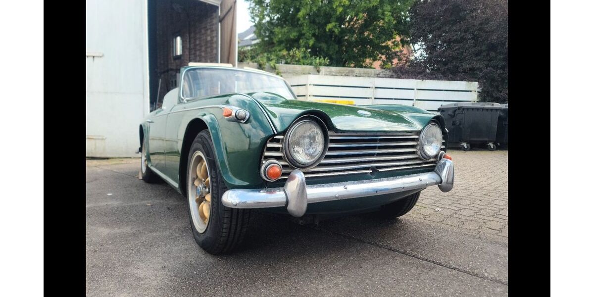 Triumph TR4 85.693 km 15.500 &euro; Bargteheide 22941