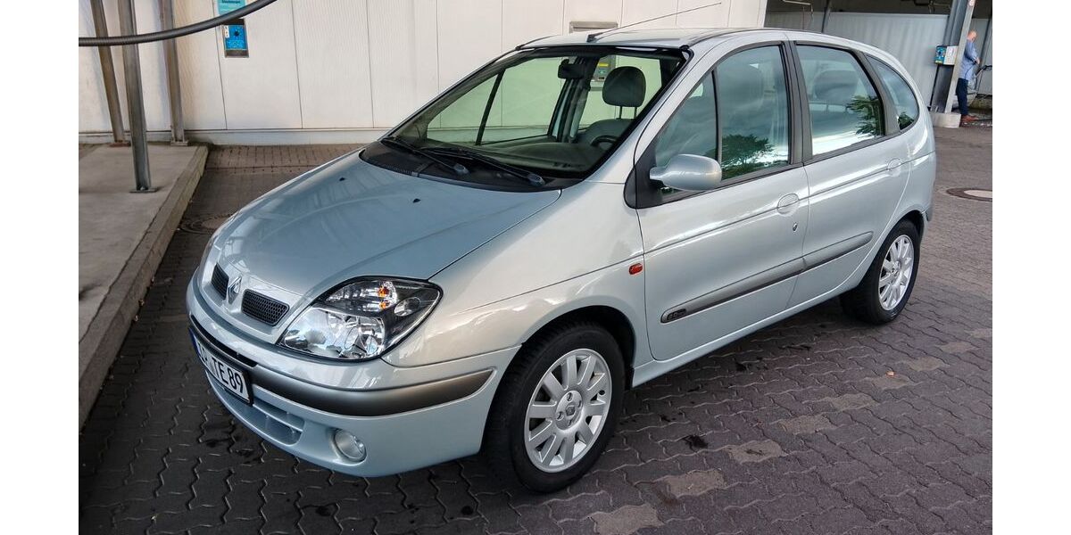 Renault Scenic 74.431 km 4.199 € Detmold 32756