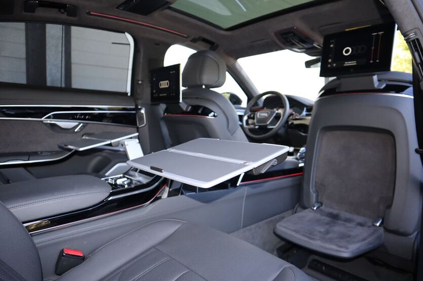 Audi A8 11.000 km 105.000 € Passau 94034