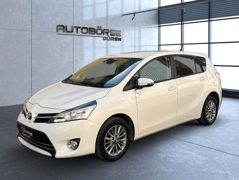 Toyota Verso 88.711 km 12.499 € Düren 52351